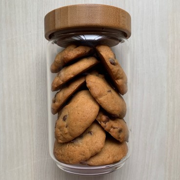 Chocolate Chips Coookies in glass jar gift set
